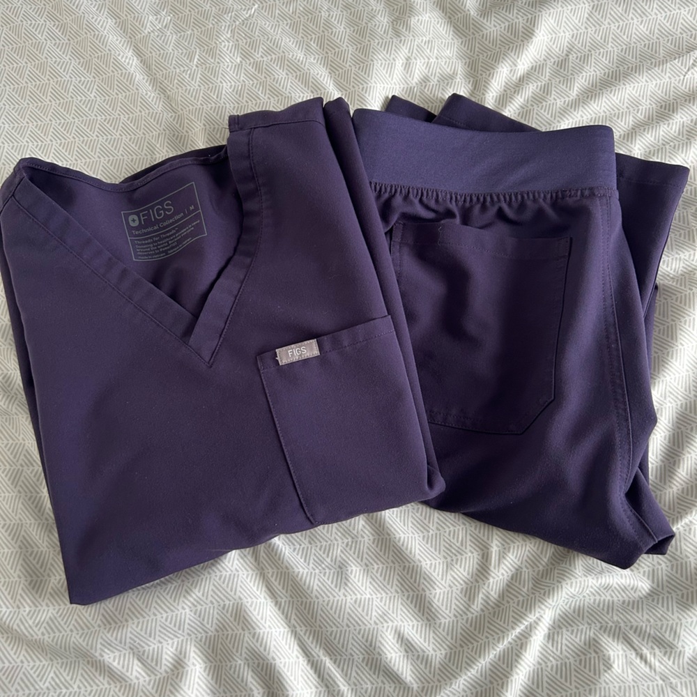 Figs Catarina top and Livingston bottom size medium - purple